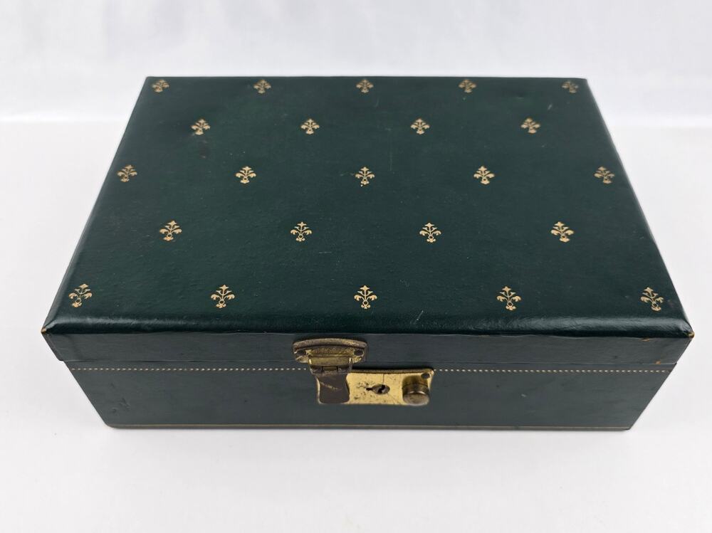 Vintage Emerald Green & gold Jewelry box w/ Fluer-de-lis logo - no key 10" x 7"